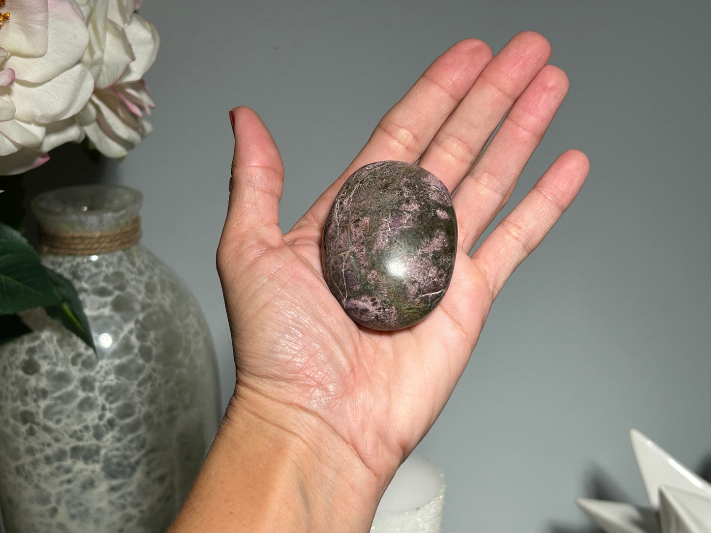 Ruby Palm Stone (2.3", 59mm)