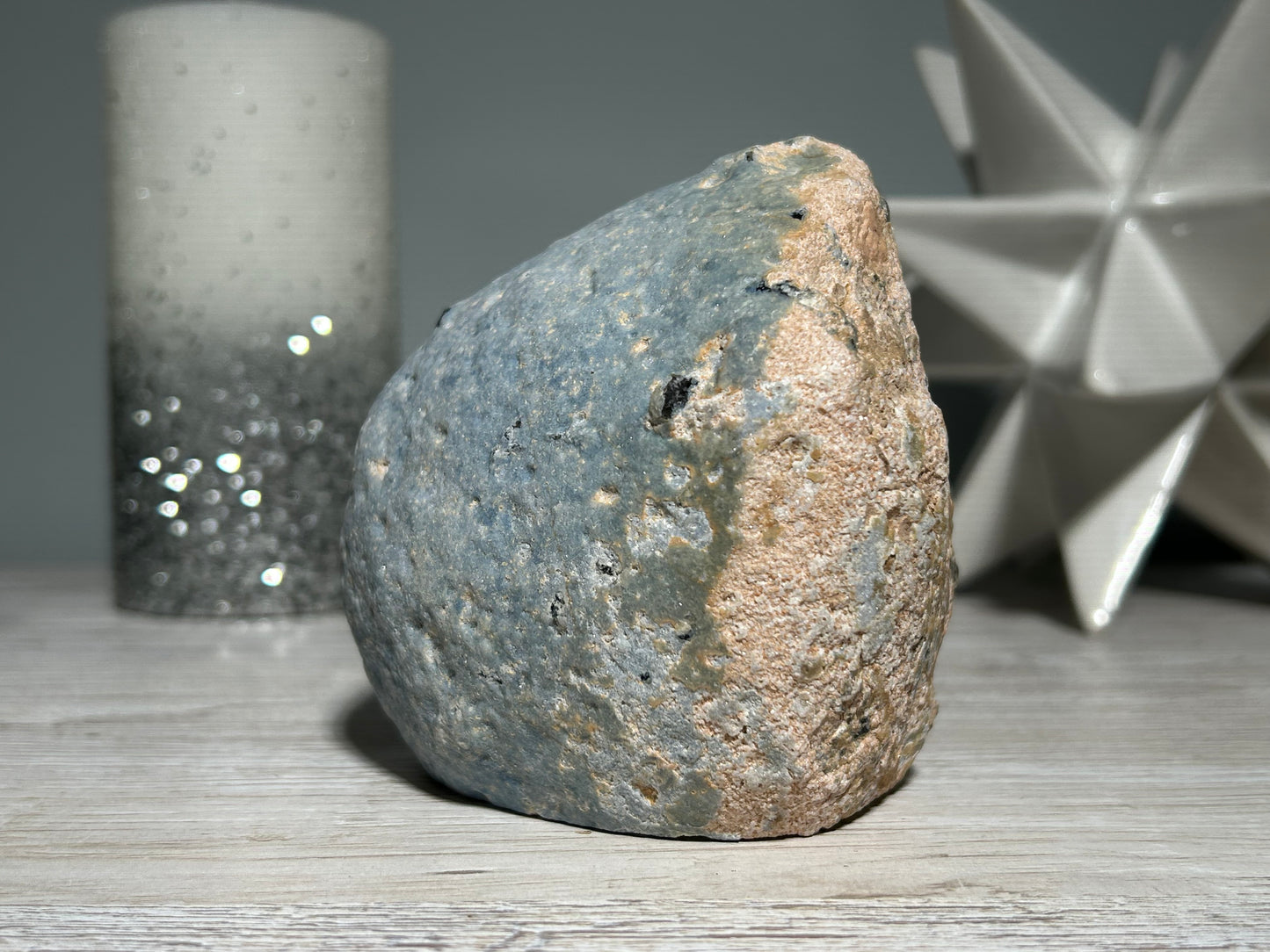 Agate Geode (3.8", 96mm)