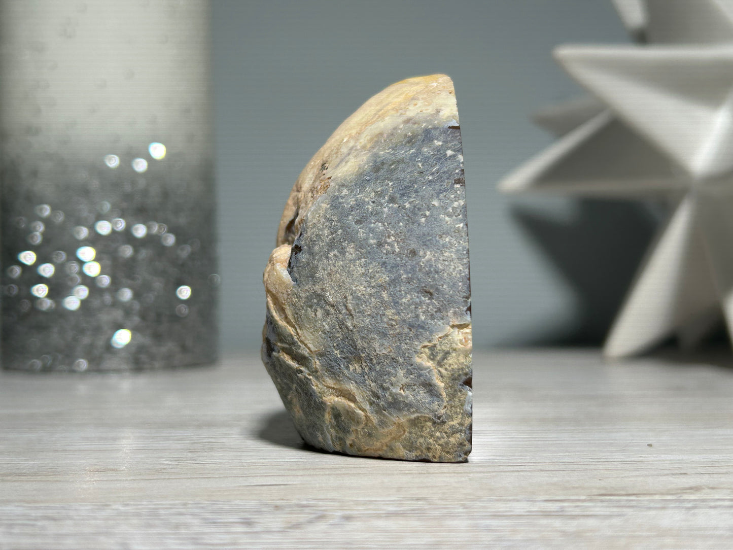 Agate Geode (2.7", 68mm)