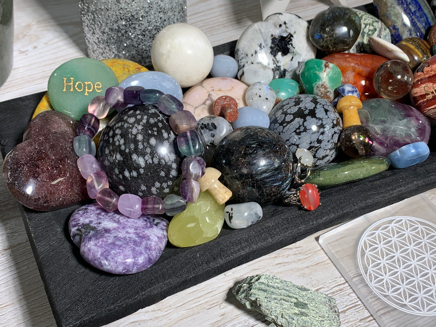 Crystal Mystery Box (Mini Scoop-Mega Box)