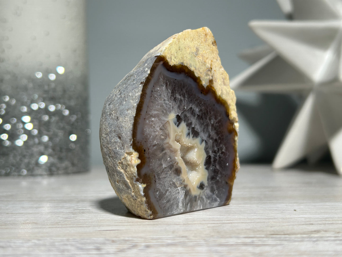 Agate Geode (2.7", 68mm)