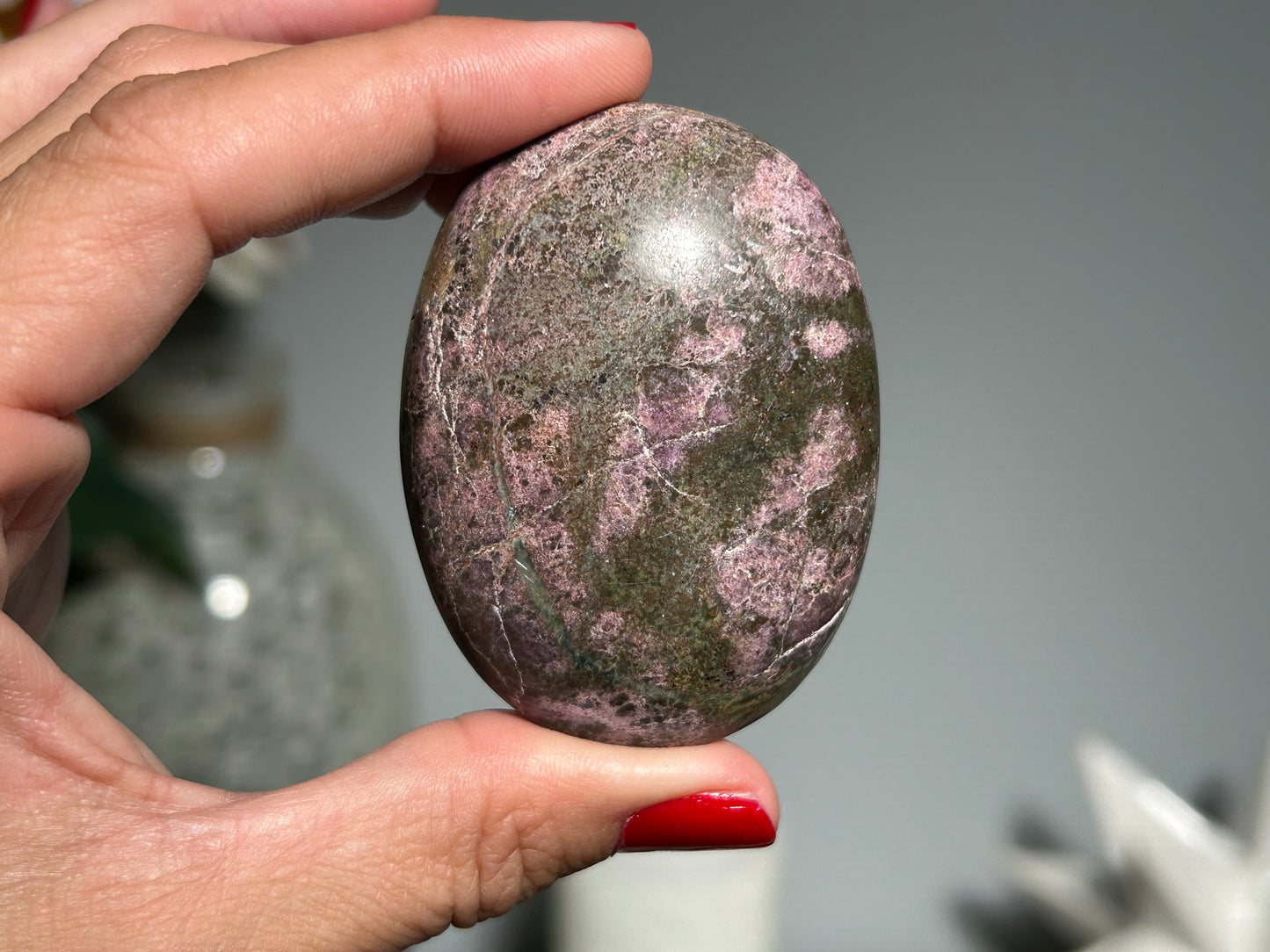 Ruby Palm Stone (2.3", 59mm)