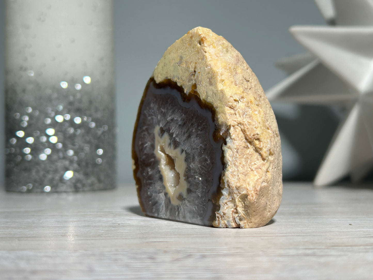 Agate Geode (2.7", 68mm)