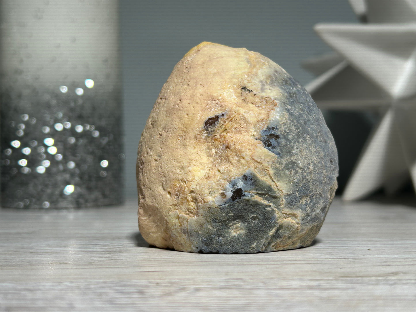 Agate Geode (2.7", 68mm)