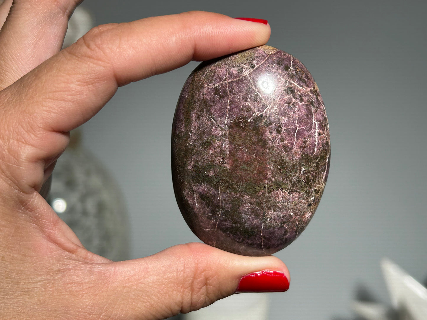Ruby Palm Stone (2.3", 59mm)