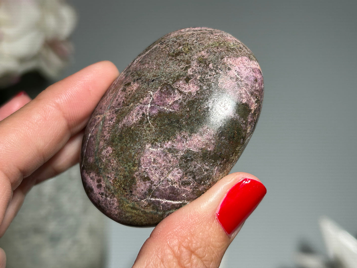 Ruby Palm Stone (2.3", 59mm)