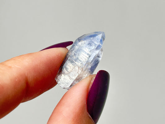 Dumortierite in Quartz (0.8", 20mm)