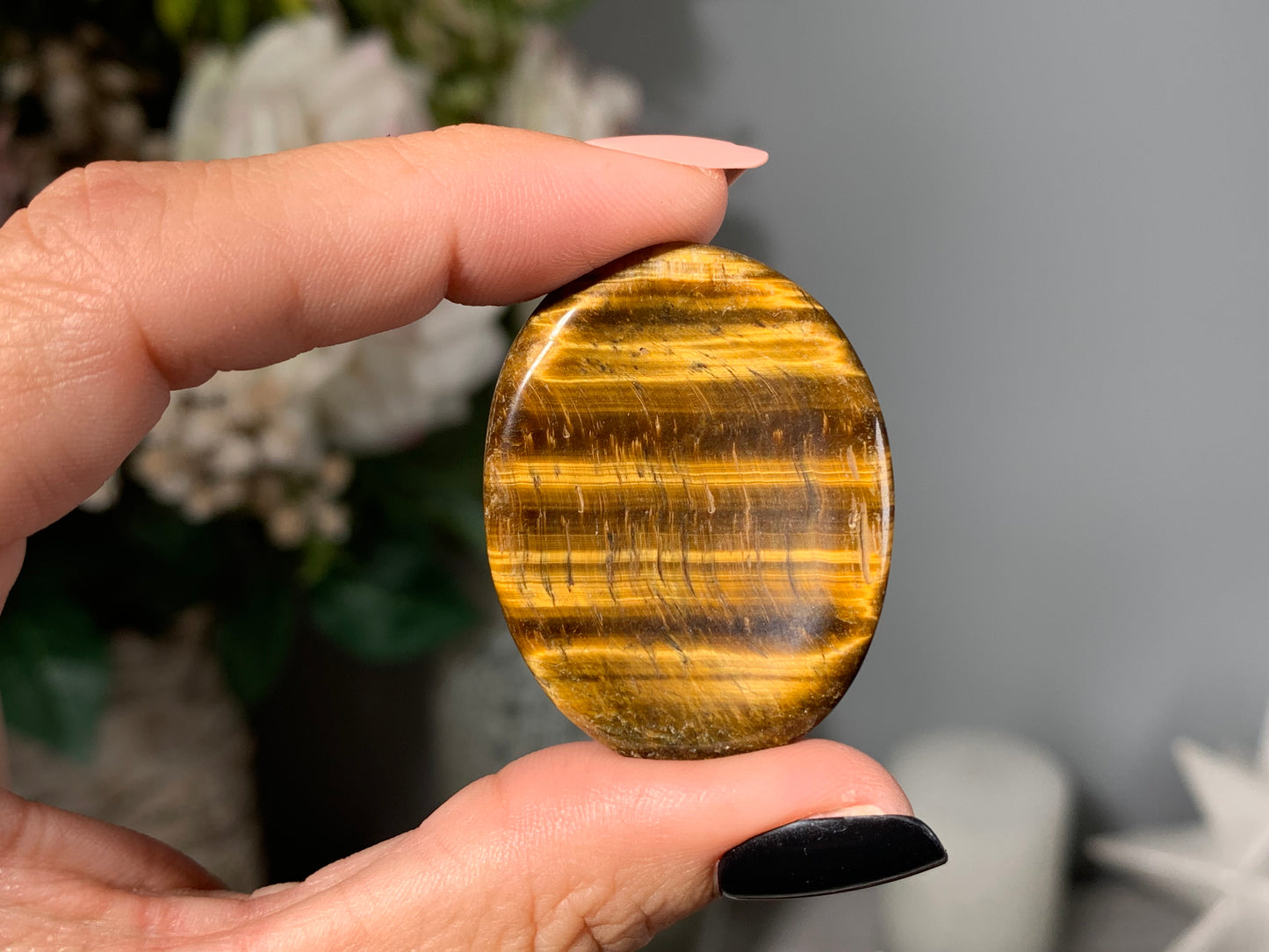 Tigers Eye Thumb Stone