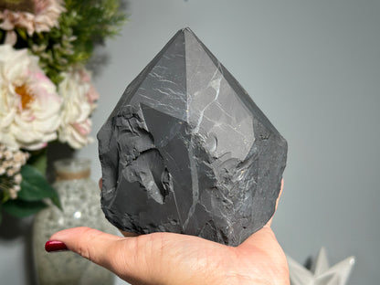 Shungite Half Raw Tower (4.6”, 117mm)