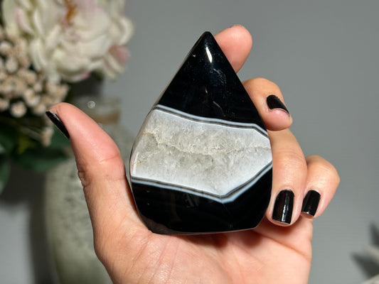 Black Agate Freeform (2.8", 71mm)