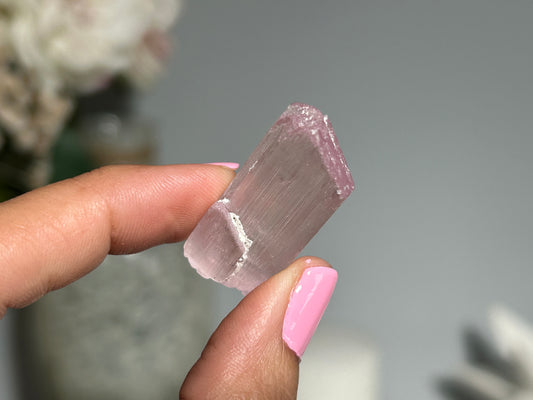 Natural Purple Kunzite Point (1.3", 34mm)