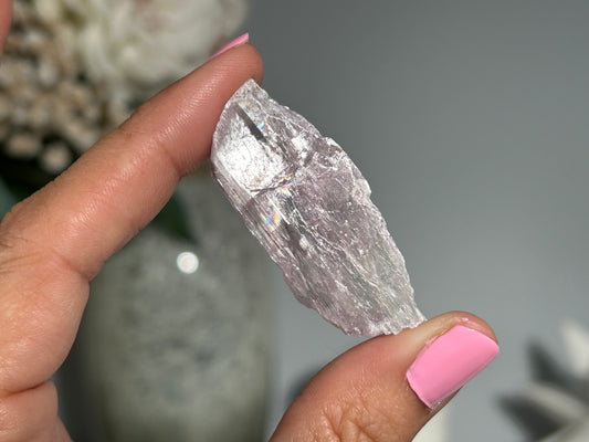 Natural Purple Kunzite Point (1.9", 48mm)