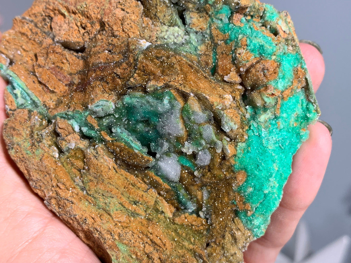 Druzy Chrysoprase (5.4", 136mm)