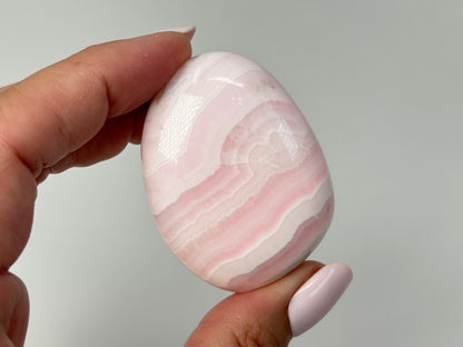 Mangano Calcite Pebble (1.9", 48mm)