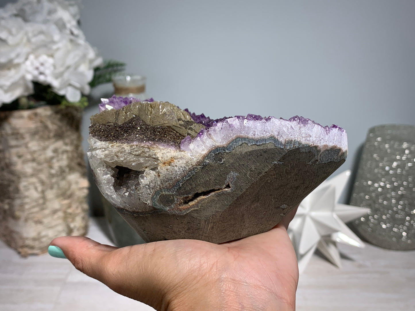 Amethyst Cupcake (5.5", 141mm)