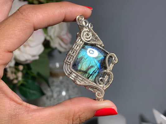 Wire Wrapped Labradorite Pendant (2.3" 58mm)