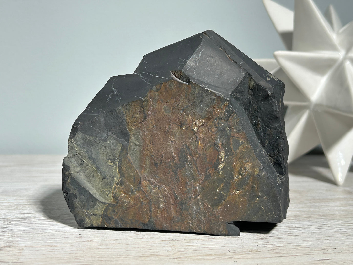 Shungite Half Raw Tower (4.3”, 109mm)