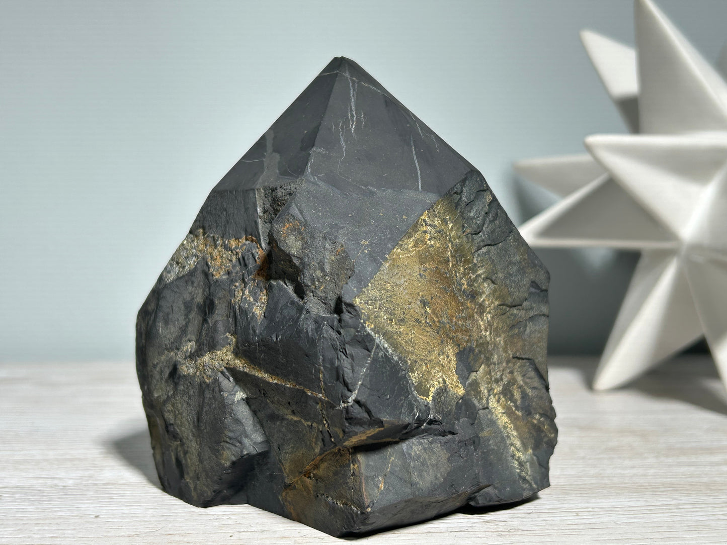 Shungite Half Raw Tower (4.6”, 117mm)