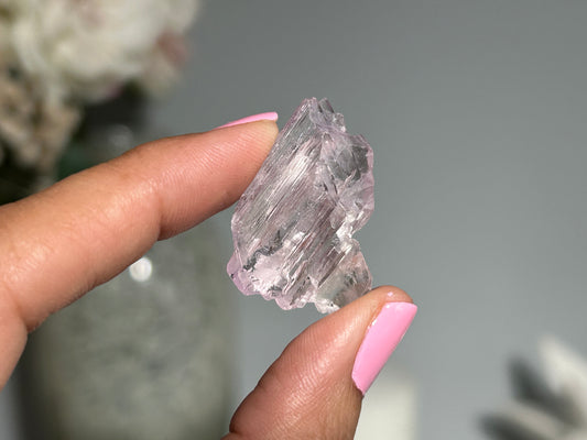 Natural Purple Kunzite Point (1.1", 28mm)