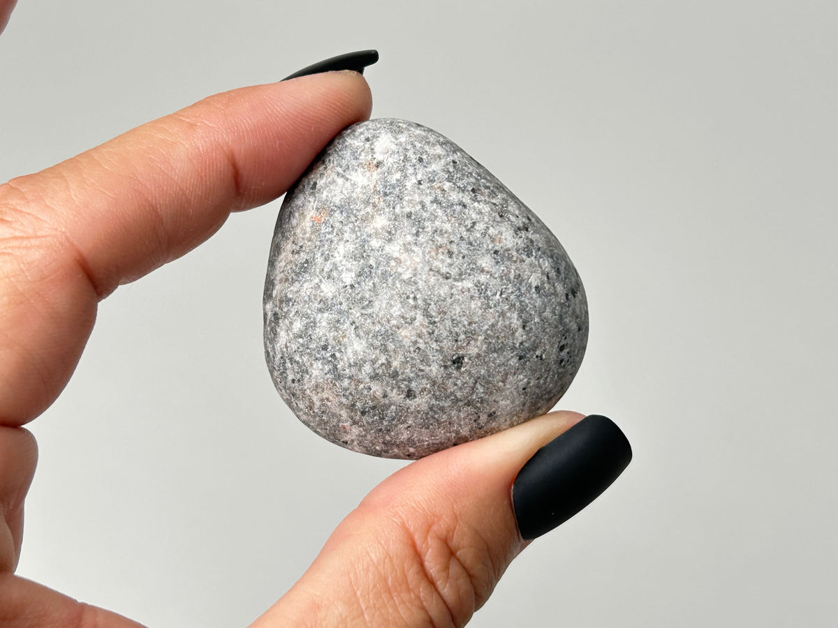 Yooperlite Pebble (1.6", 47mm)