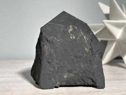 Shungite Half Raw Tower (4.3”, 109mm)
