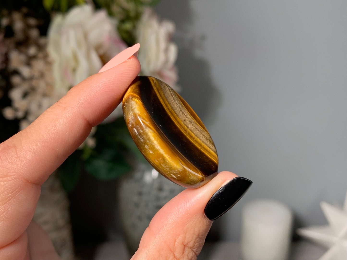 Tigers Eye Thumb Stone