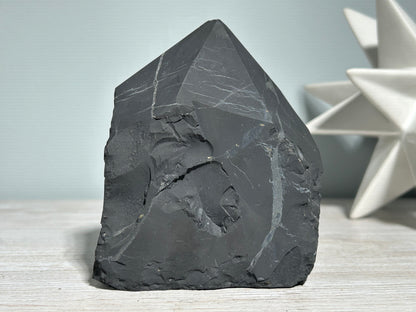 Shungite Half Raw Tower (4.6”, 117mm)