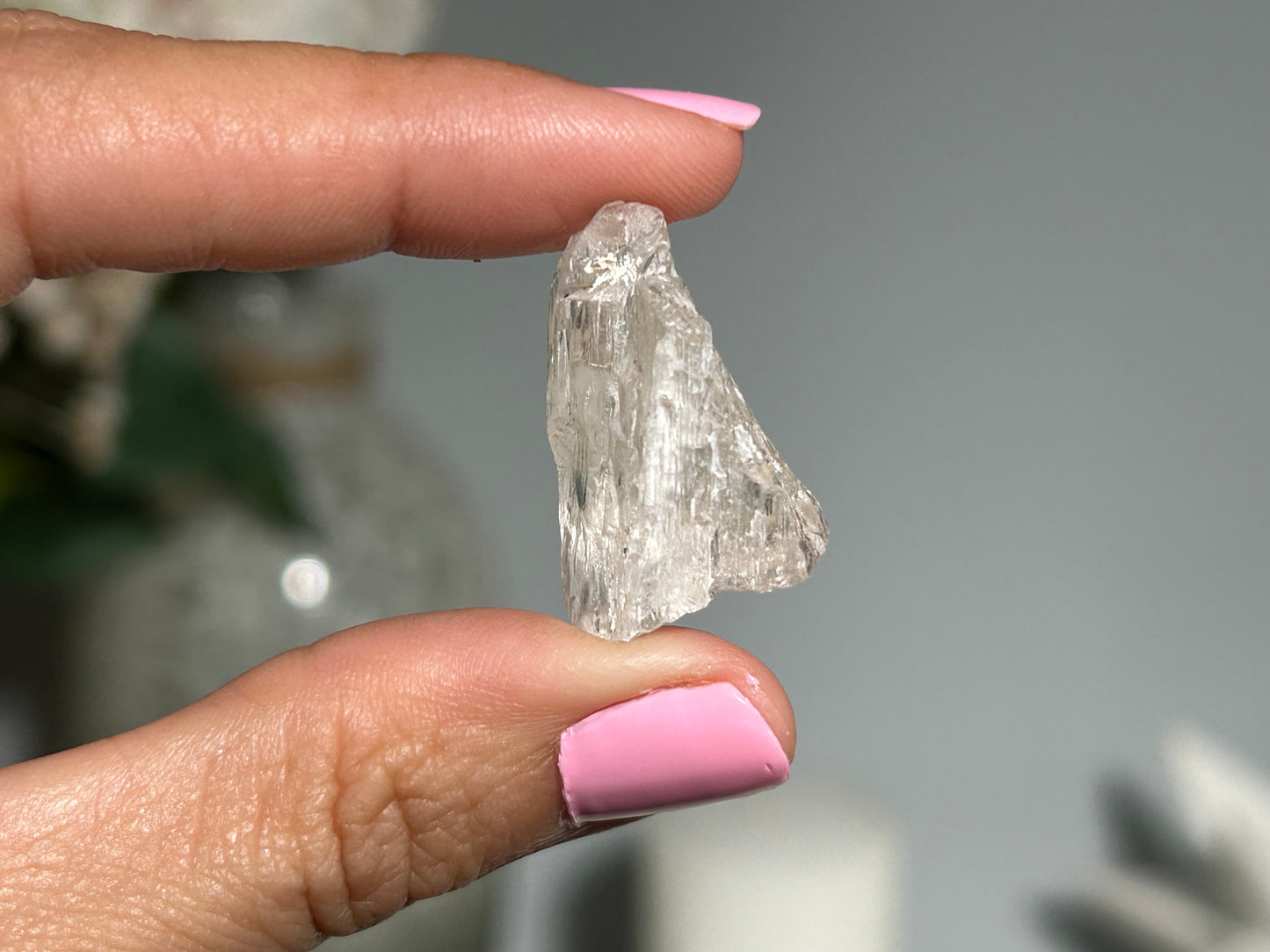 Natural Pale Yellow Kunzite Point (1.1", 28mm)