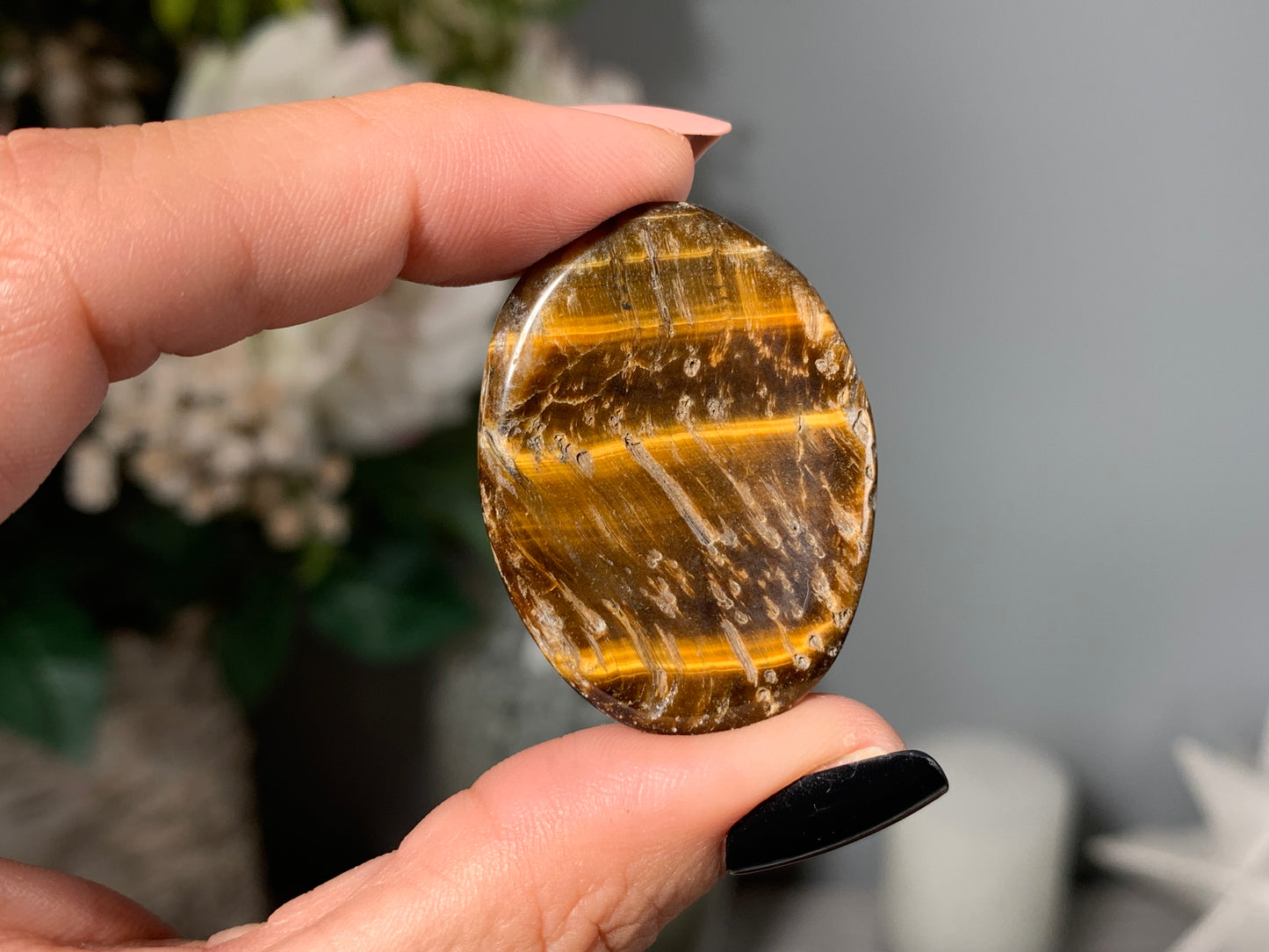 Tigers Eye Thumb Stone