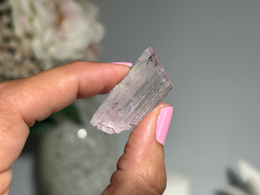 Natural Purple Kunzite Point (1.3", 34mm)