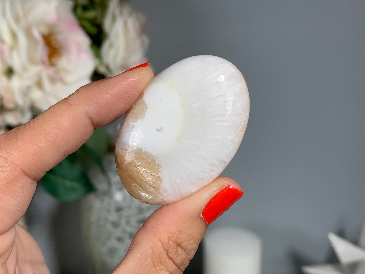 XS Stilbite with Scolecite Palm Stone