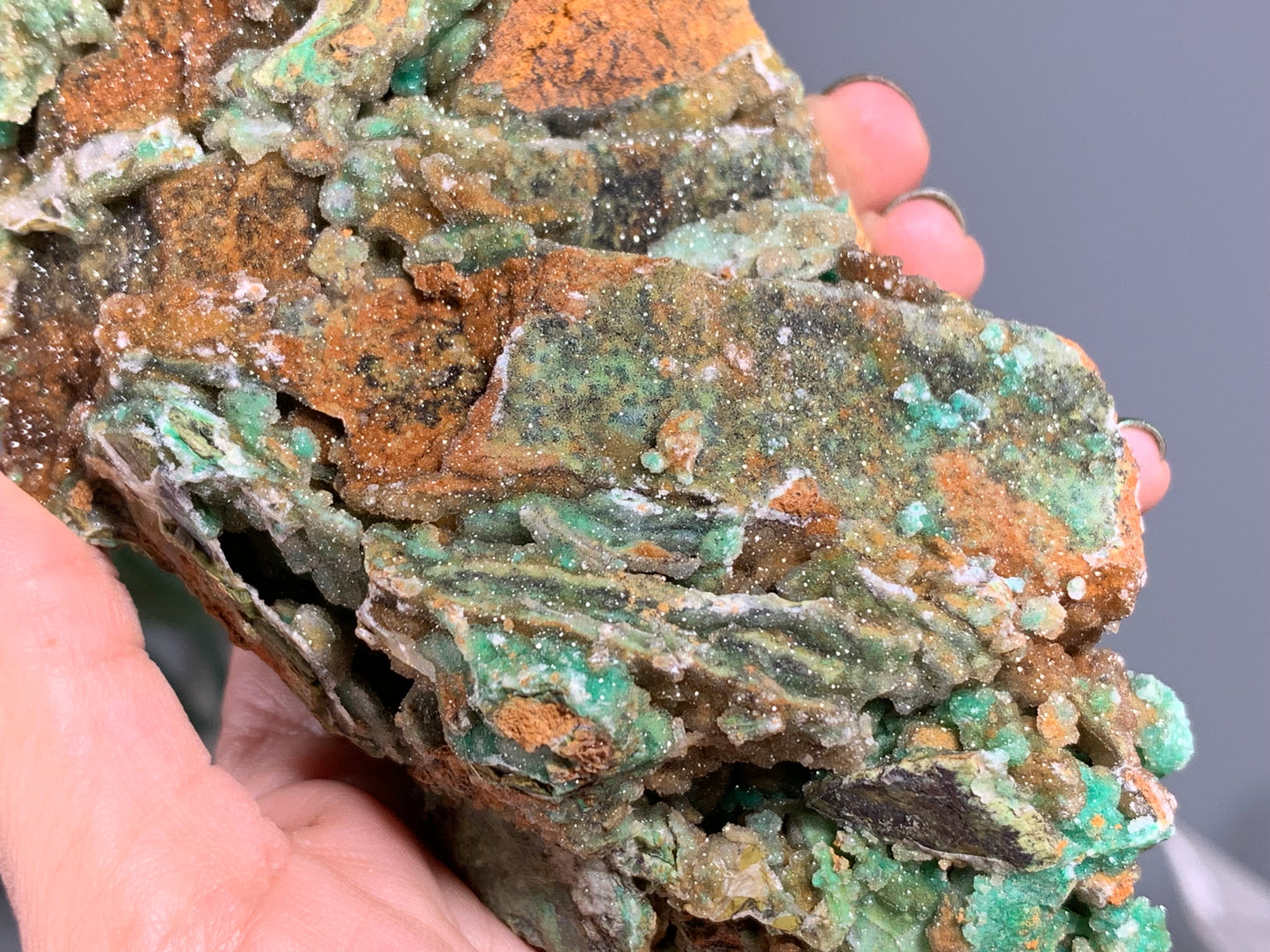 Druzy Chrysoprase (5.4", 136mm)