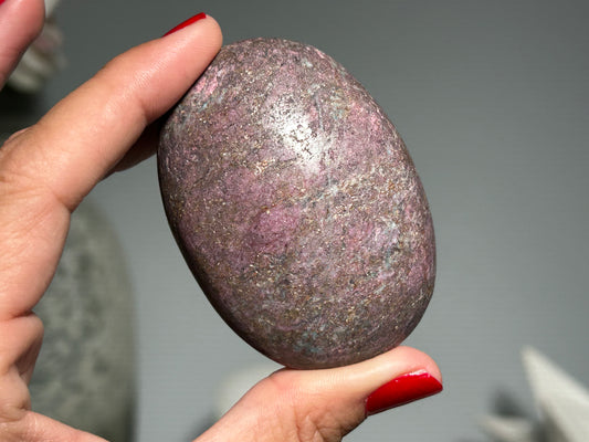 Ruby Palm Stone (2.5", 63mm)