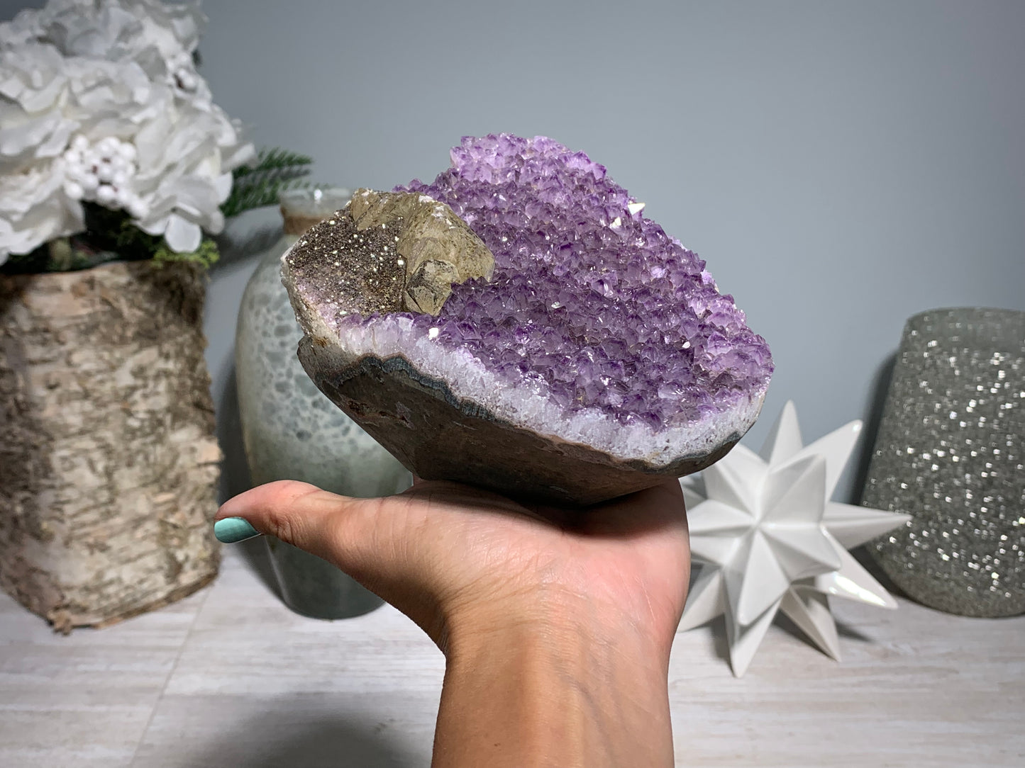 Amethyst Cupcake (5.5", 141mm)