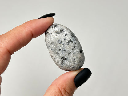 Yooperlite Pebble (1.6", 41mm)