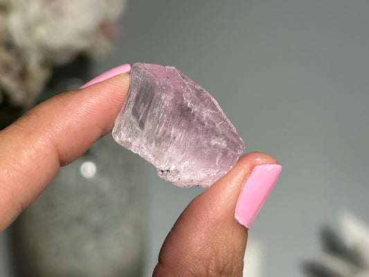 Natural Purple Kunzite Point (1", 26mm)