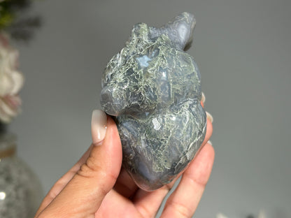 Moss Agate Anatomical Heart (3.4", 88mm)