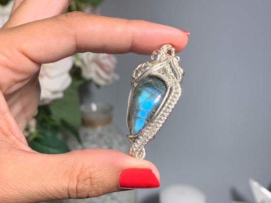 Wire Wrapped Labradorite Pendant (1.9" 49mm)