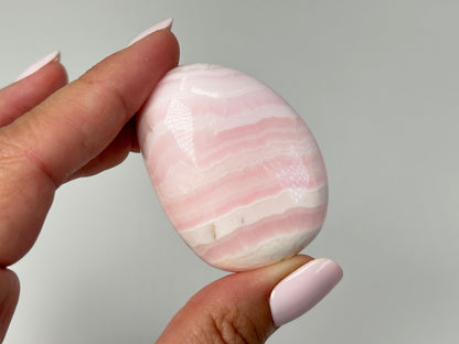 Mangano Calcite Pebble (1.9", 48mm)
