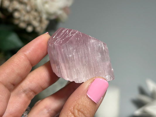 Natural Purple Kunzite Point (1.4", 35mm)