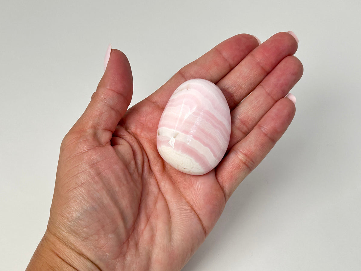 Mangano Calcite Pebble (1.9", 48mm)