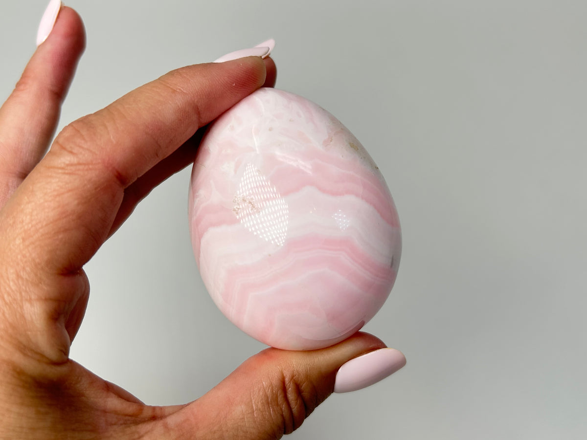 Mangano Calcite Egg (2.4", 61mm)