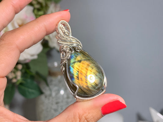 Wire Wrapped Labradorite Pendant (2.2" 56mm)