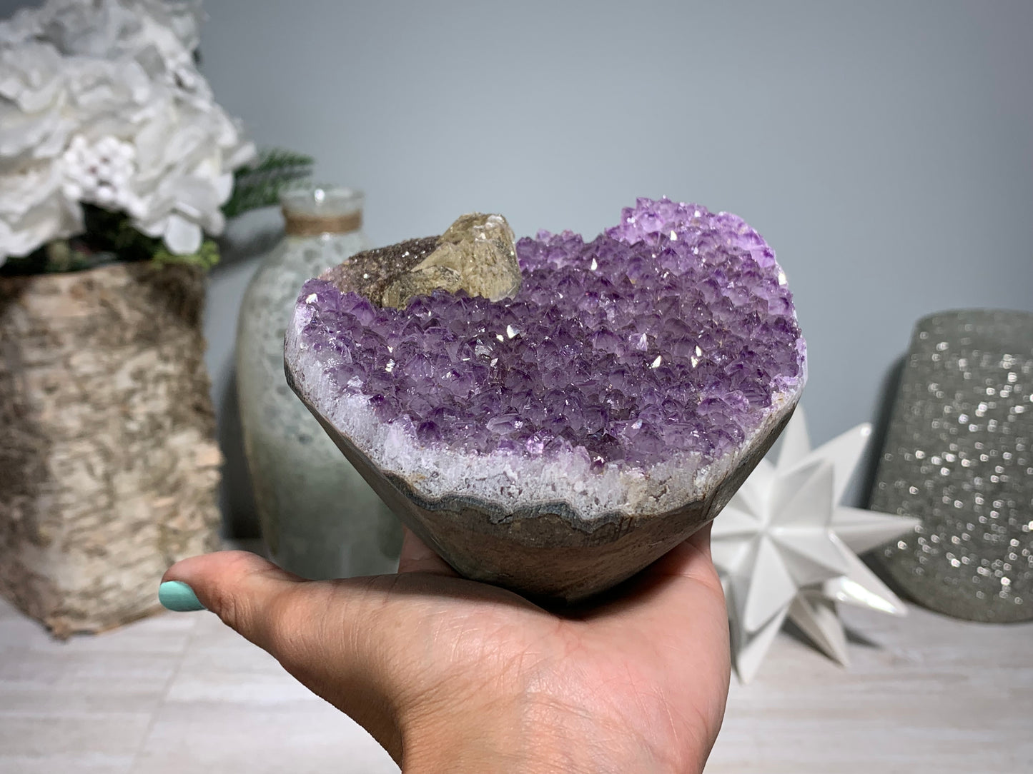 Amethyst Cupcake (5.5", 141mm)