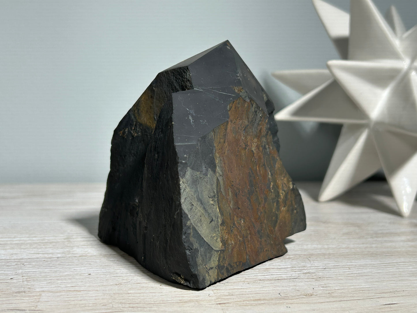Shungite Half Raw Tower (4.3”, 109mm)