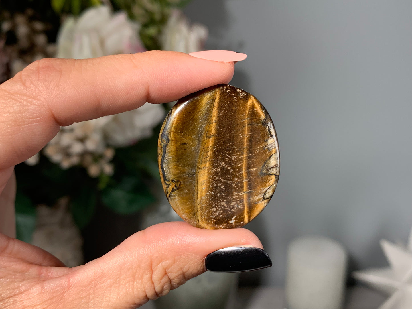 Tigers Eye Thumb Stone