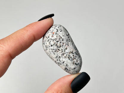 Yooperlite Pebble (1.7", 42mm)