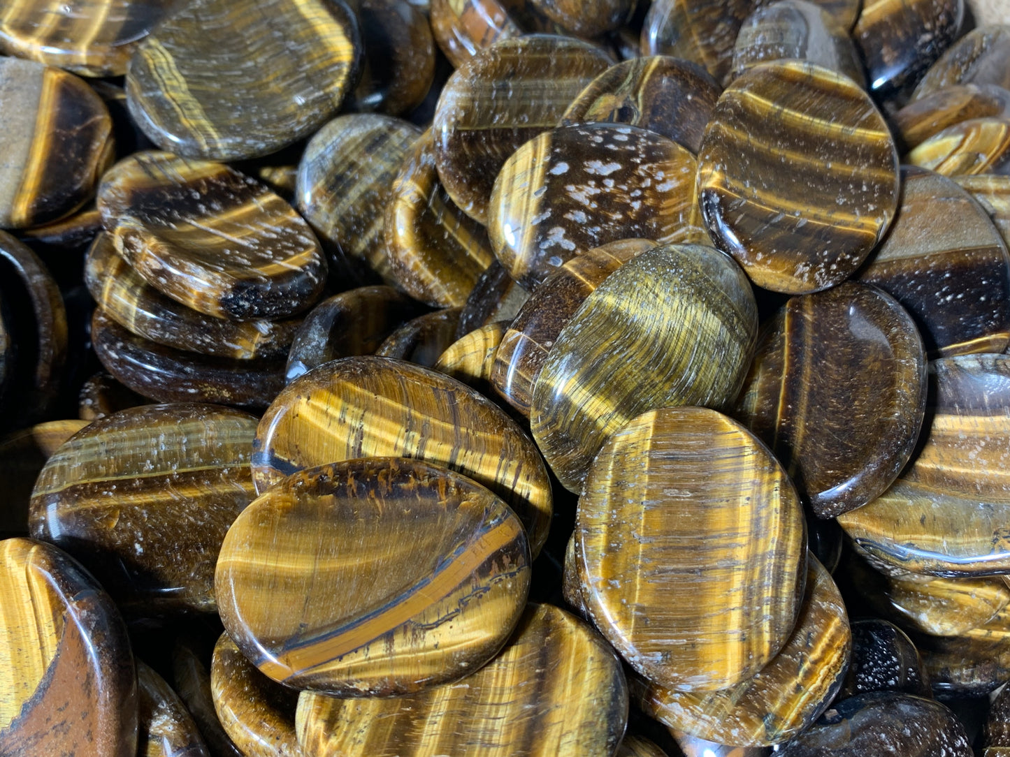 Tigers Eye Thumb Stone