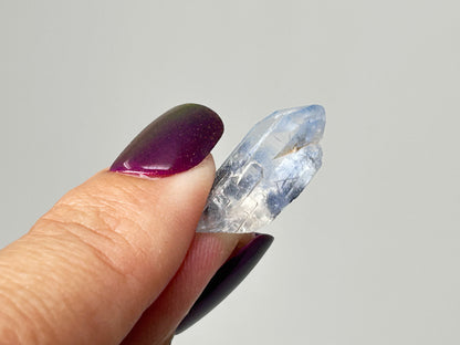 Dumortierite in Quartz (0.8", 20mm)