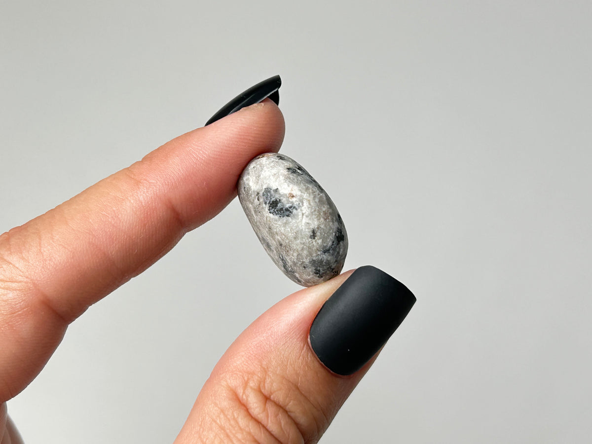 Yooperlite Pebble (0.9", 22mm)